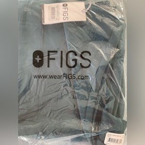 Mens Figs axim 2.0 cargo pants in Caribbean blue, size XL tall. NWT